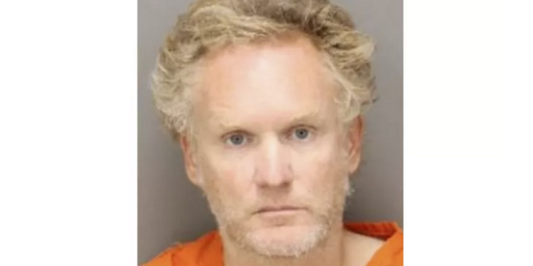 Florida sex offender doesn't get job interview at door store, so he reportedly lashes out by flinging bottles of urine