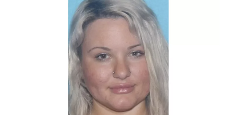 How a hairstylist allegedly used Tinder to try hiring hit man to murder her cop ex-boyfriend and his teen daughter