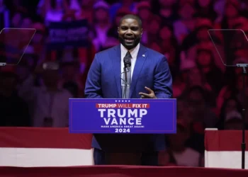 Donalds mocks Democratic Party 'mess' leading to GOP converts