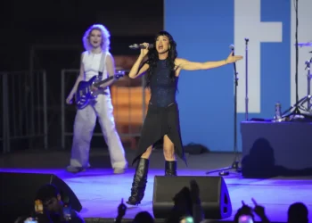 Singer Katy Perry traveling to space on Monday with all-female crew