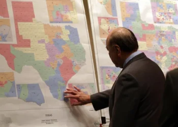 Abbott instructs state lawmakers to take up congressional map redistricting