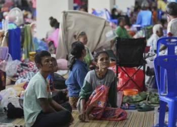 Thai and Cambodian leaders to meet in Malaysia for talks to end deadly border dispute