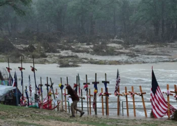 Washington waits as Texas reacts to deadly floods