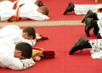 Traditionalist Catholic society approved for Vatican pilgrimage despite canonical irregularity