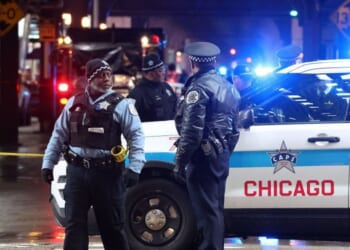Gut-wrenching video captures final words of Chicago father gunned down as loved ones watch in horror on Facebook livestream