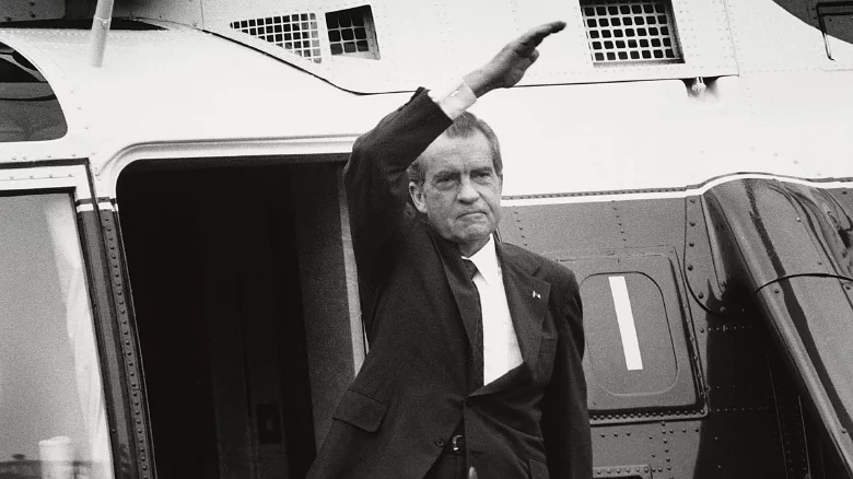 Destroying a President | Frontpage Mag