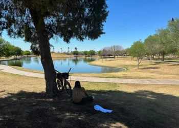 More than 400 people suspected to have died from extreme heat in Maricopa County this year