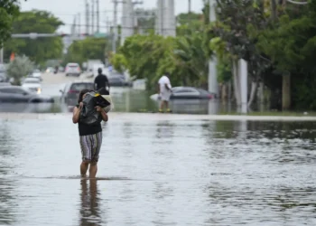 Nearly a foot of rain slams Milwaukee overnight
