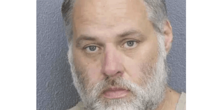 Dad who fostered about 20 children caught with child porn while leaving cruise with pregnant wife, kids: Affidavit