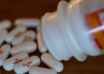 Critics uncover Tylenol's cautionary tweet for pregnant moms after Trump highlights autism link