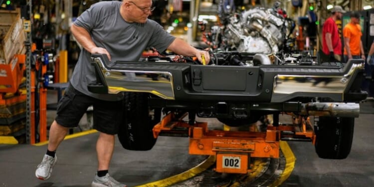 Economy enters 'low-fire, low-hire' stage