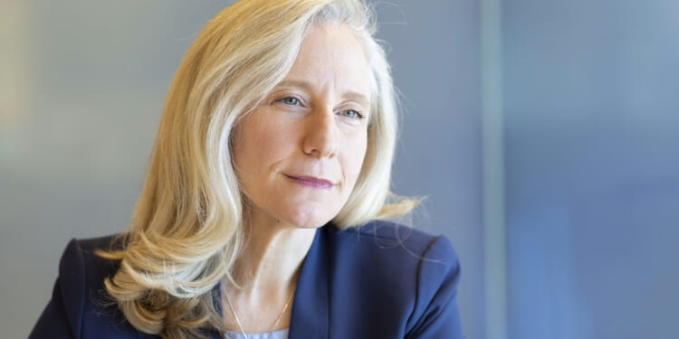 Government shutdown fears threaten to upend VA governor race