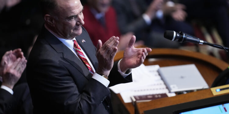 Kehoe signs Missouri’s new congressional map into law