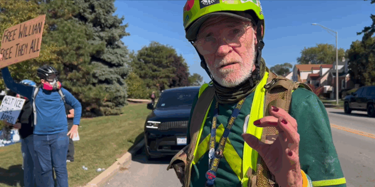 'Shoot ICE!' Leftist agitator forced to answer for apparently violent comments at Illinois protest