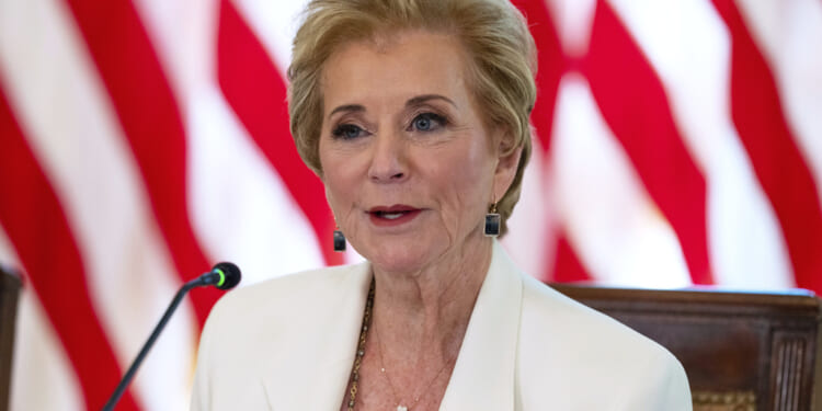 Trump admin opens investigation into Iowa school district