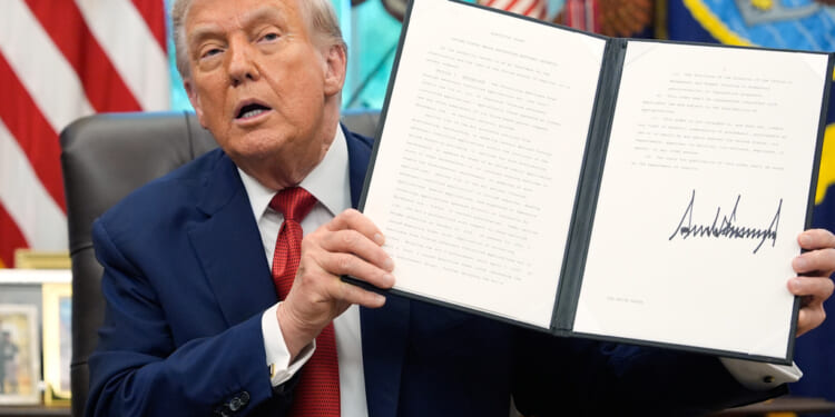 Trump signs order seeking death penalty for murder in DC