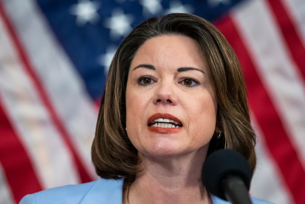Trump's tariff relief for farmers puts Dems in legislative crosshairs