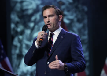 Van Epps clears first hurdle to replace Green with primary win