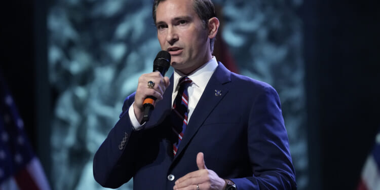 Van Epps clears first hurdle to replace Green with primary win