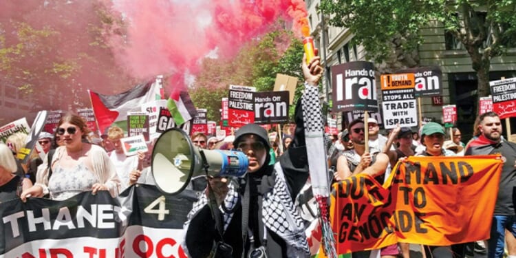 In the fight against Islamism and antisemitism, the British government has picked the wrong side