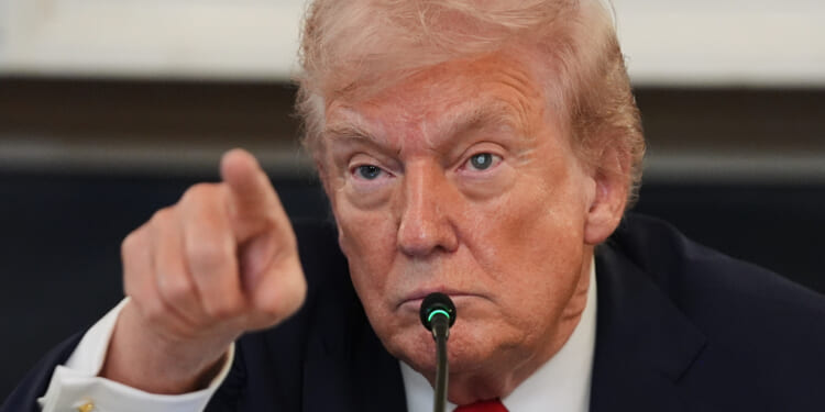 Trump vows to stop Venezuelan drug traffickers by land