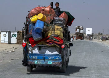 Afghanistan and Pakistan pledge to respect ceasefire