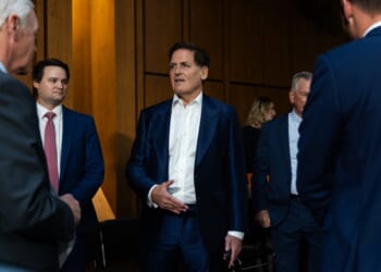 Mark Cuban hearing erupts over Obamacare subsidies