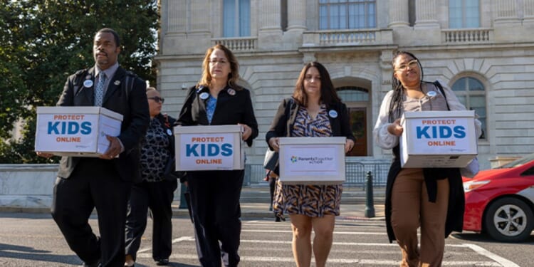 Members of Congress make renewed push for proposals aimed at protecting children online