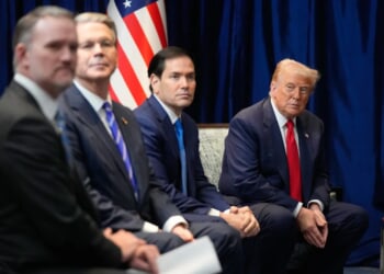 Trump inks trade deals on Asia trip with US-China agreement close