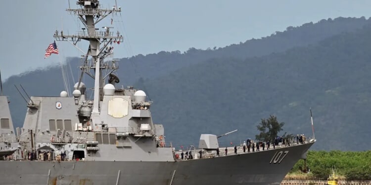 US warship docks in Trinidad and Tobago as Trump turns up heat on Venezuela