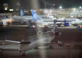 Air Traffic Delays Pile Up as Shutdown Drags On