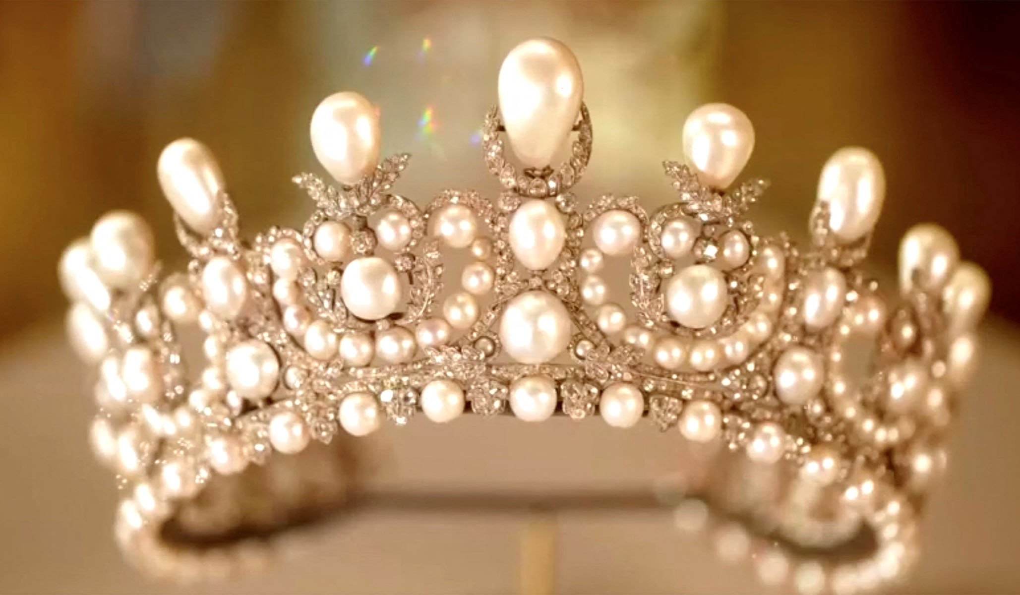 The Louvre Robbed, the 2026 Color of the Year, and Yet More Yattering About Race