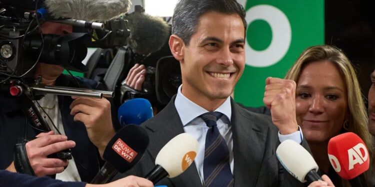 Dutch centrists declare victory in election