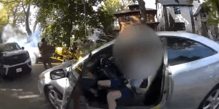 Bodycam footage shows intense moment Border Patrol is surrounded by anti-DHS agitators