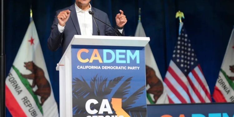 California Democrats eye creation of master ICE tracker website