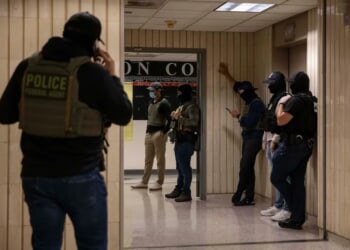 Chicago, New York set up clash over where ICE can make arrests