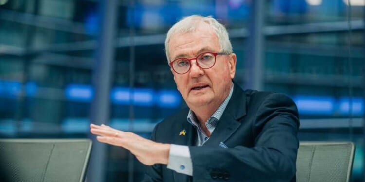 Democrat New Jersey governor apparently takes a vacation during raging storm, leaving lieutenant governor in charge