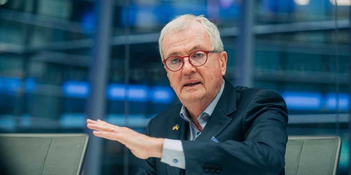 Democrat New Jersey governor apparently takes a vacation during raging storm, leaving lieutenant governor in charge