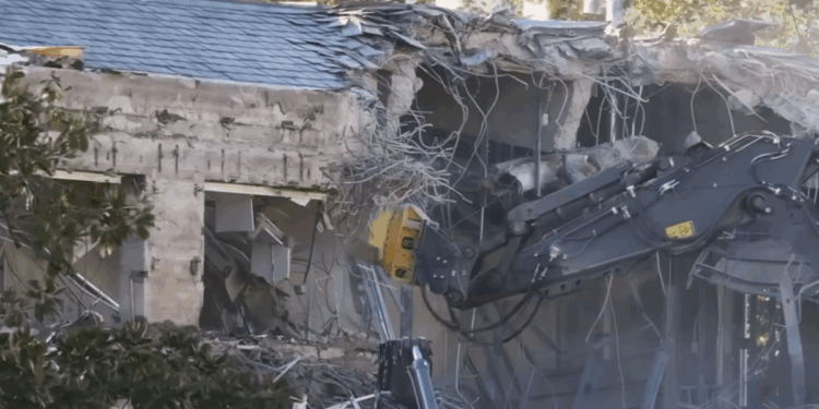 Democrats, Media Clutch Pearls Over Trump’s Ballroom Build