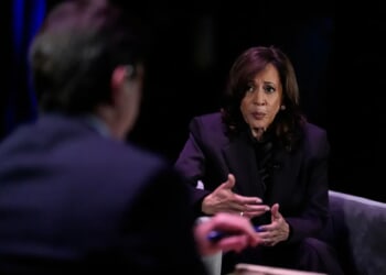 Harris says Democrats are doing 'right thing' resisting GOP on shutdown