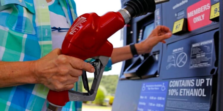 Hovering around $3 per gallon heading into the last week of October