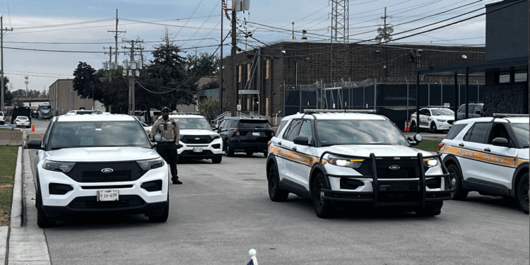 ICE agents fear for their safety after security fence removed at Chicago-area facility amid sometimes violent protests