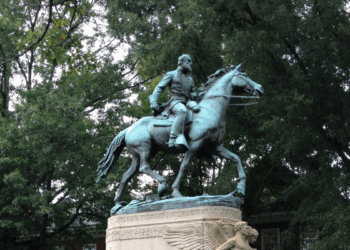 statue of Stonewall Jackson
