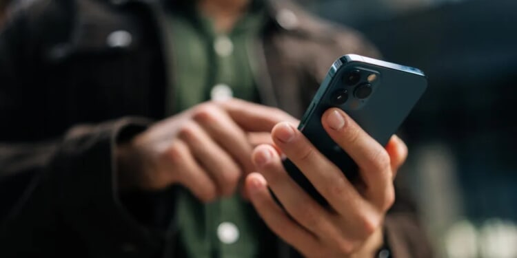 Massive worldwide internet outage disables major websites, streaming services, and apps