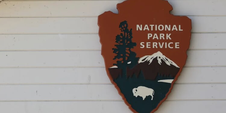 NPS clears homeless encampment near White House during shutdown