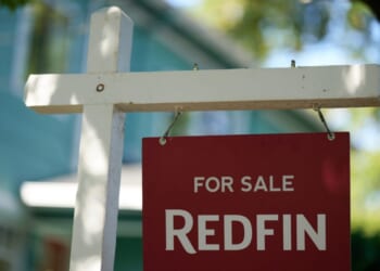 No, BlackRock isn't buying up all the houses