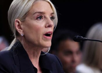 Pam Bondi tears into Democratic senator: 'I wish you loved Chicago as much as you hate President Trump'