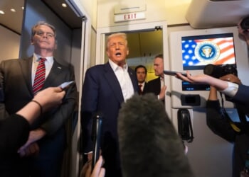 Soybean farmers hope Trump can pull off eleventh-hour deal with China