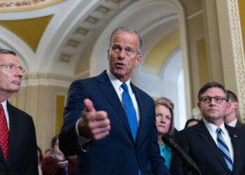 Thune knocks Jeffries over Obamacare subsidy demands