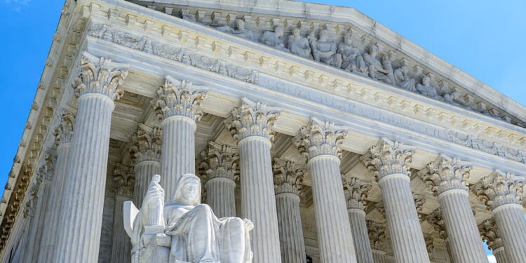 Trump Can Strip TPS Of 300K Venezuelan Nationals